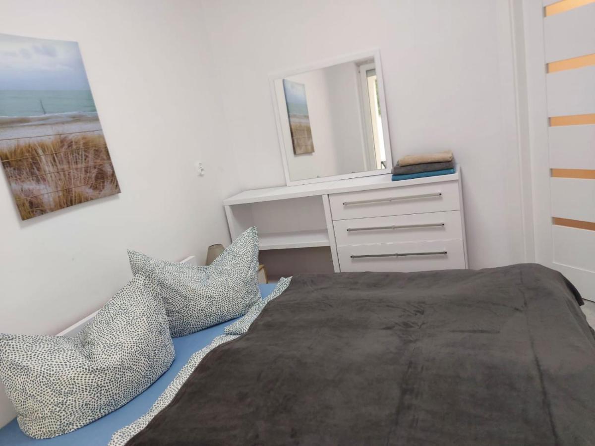 Appartement Apartament Z Duzym Tarasem à Świnoujście Extérieur photo