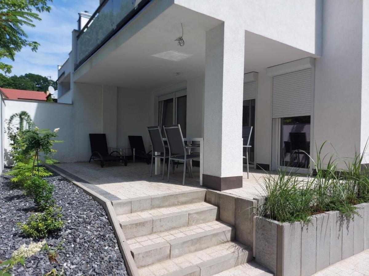 Appartement Apartament Z Duzym Tarasem à Świnoujście Extérieur photo